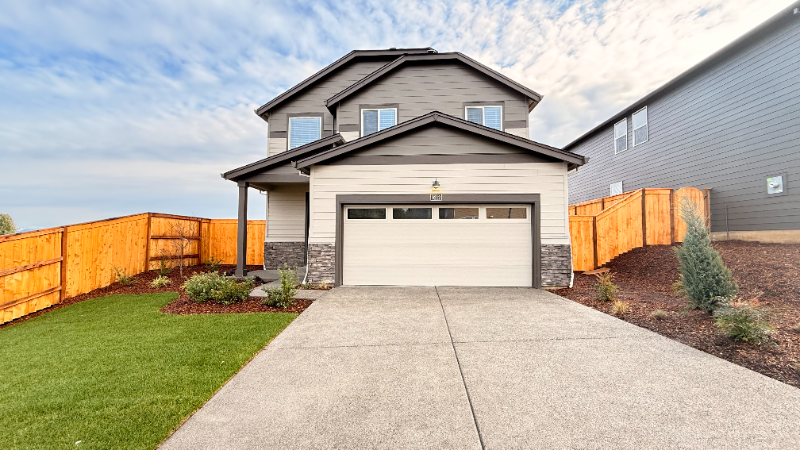 Happy Valley House: 9212 SE Azalea St.