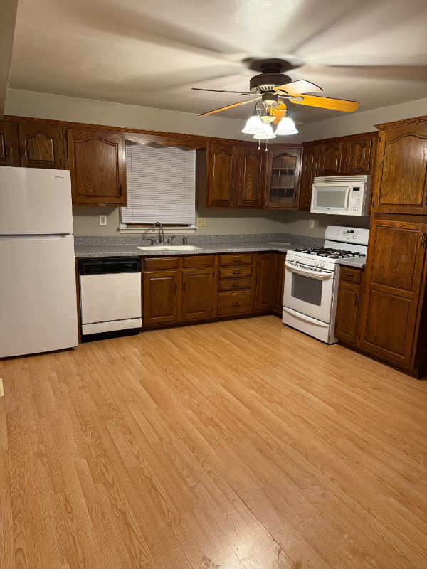 Merrillville House: 2306 W 82nd Pl