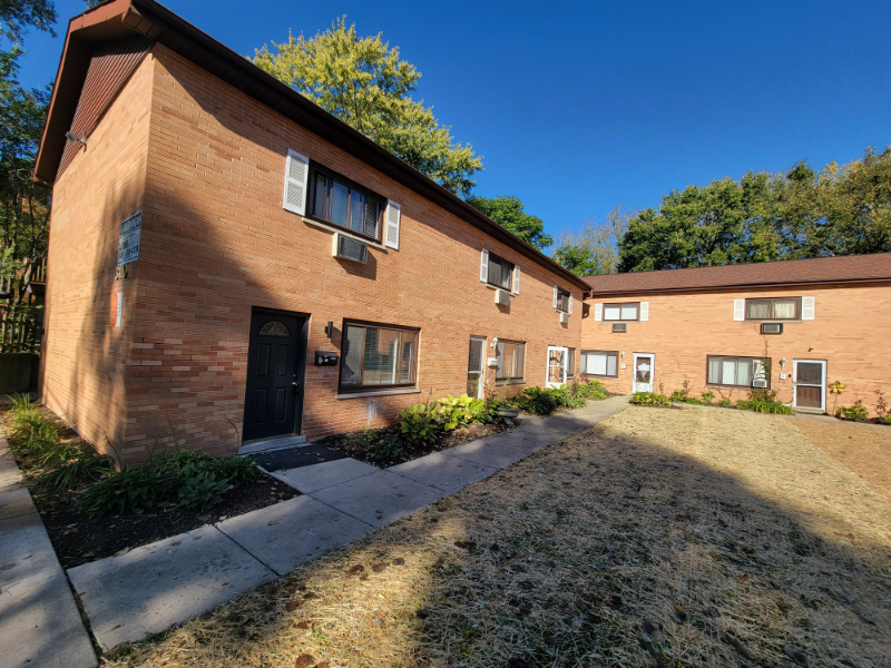 Glen Ellyn Apartment: 310 Duane Street