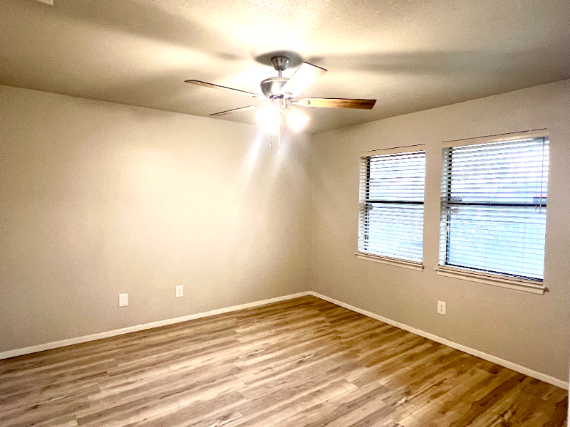 Arlington Townhome: 2407 ventura dr