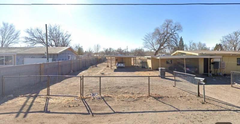 Albuquerque Multiplex: 2430 Del Norte SW Apt A