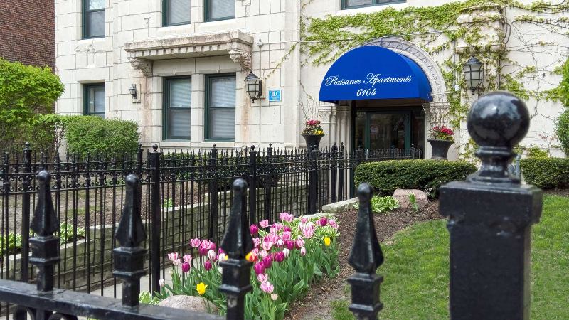 Chicago Apartment: 6104 S Woodlawn Ave,