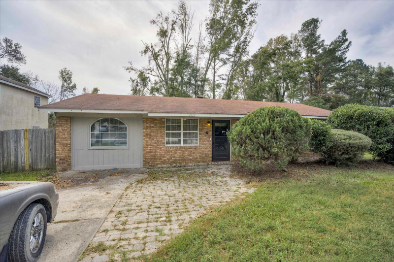 Augusta House: 2922 Dahlia Dr,