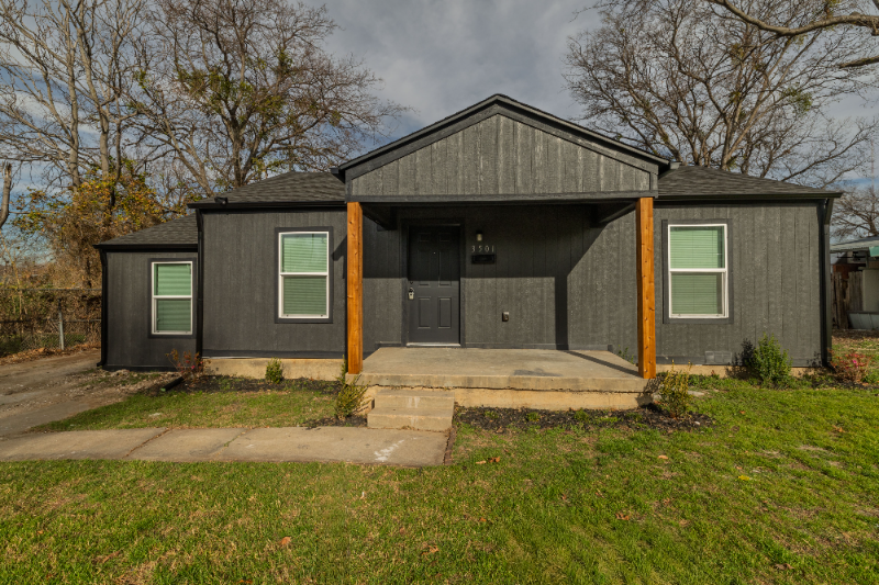 Fort Worth House: 3501 Canyon Ridge Avenue
