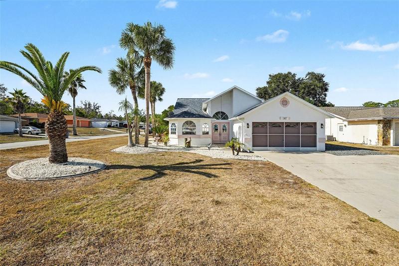Brooksville House: 8970 LISMORE CT