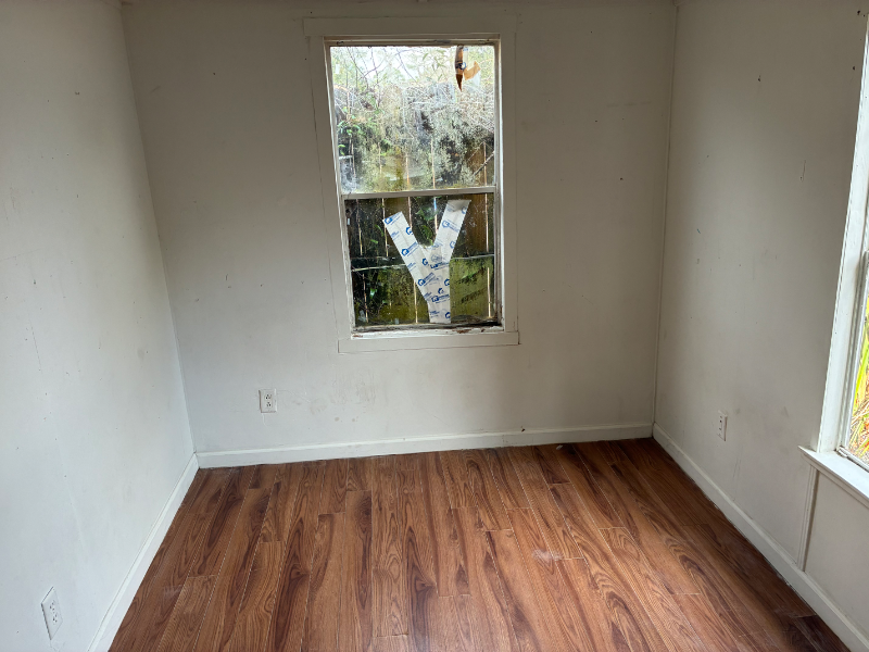 Mary Esther House: 51 Brenda Ln,