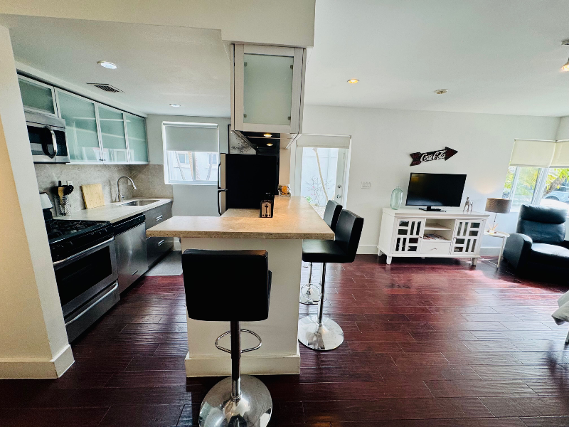 Miami Beach Condo: 741 6th Street