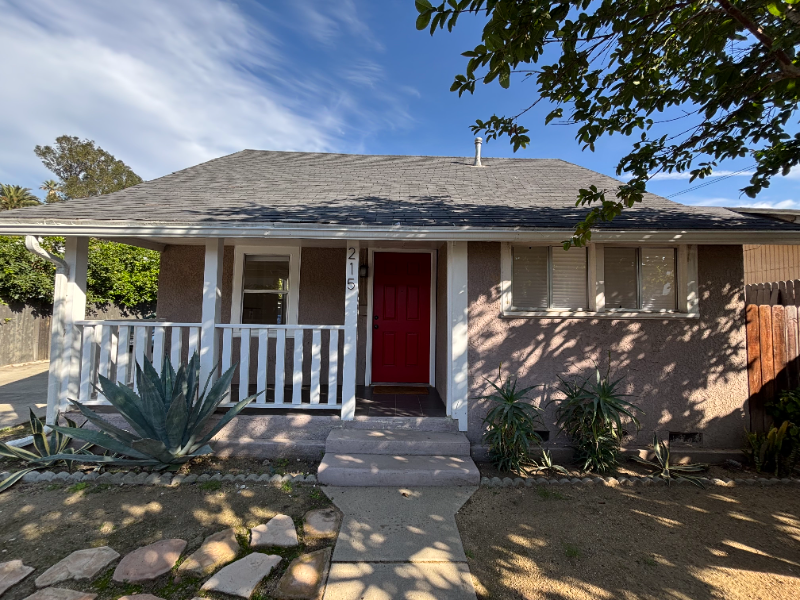 Los Angelers House: 215 S Ave 58