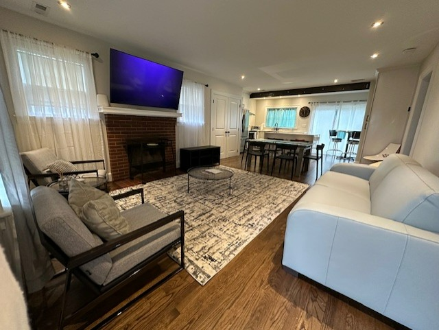 Greensboro House: 811 5th Ave