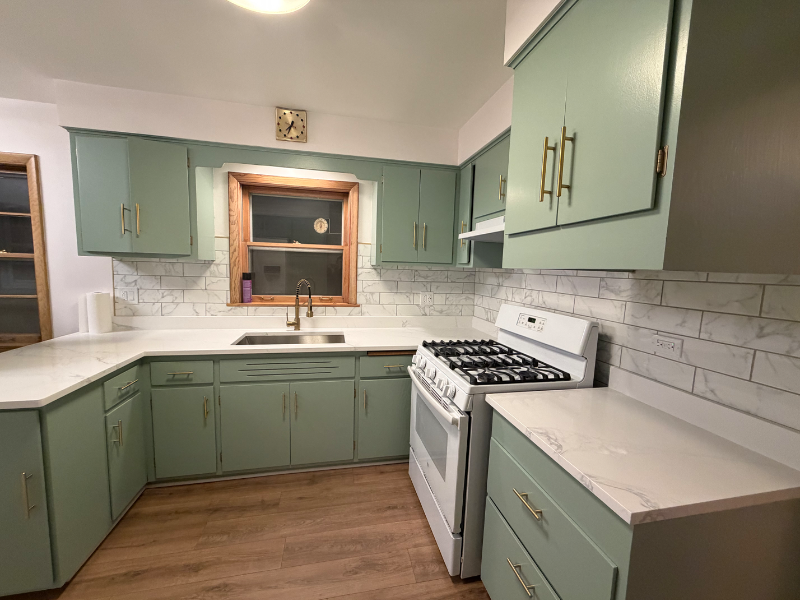 Chicago House: 2940 N Natoma Ave