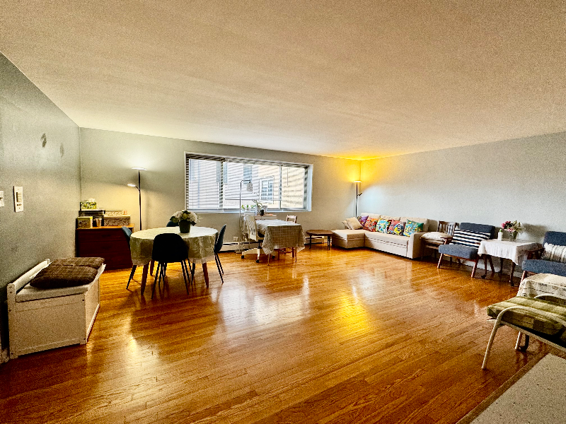 Wilmette Apartment: 1119 Greenleaf Ave