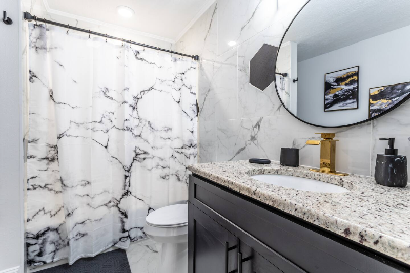 Orlando House: 1414 E Harding St