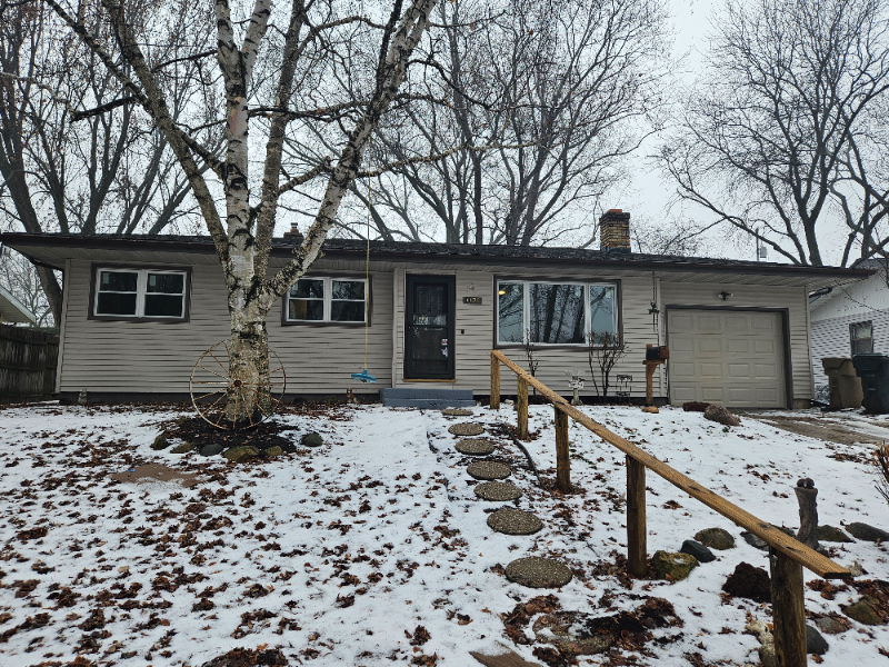 Madison House: 1121 Debra Ln