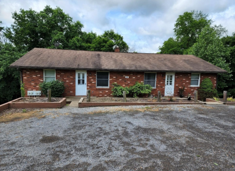 Ellwood City Apartment: 436 Chapel Drive