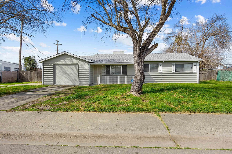 Sacramento House: 6780 75th Street