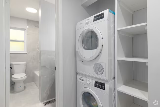 Ewing Apartment: 1913 Country lane