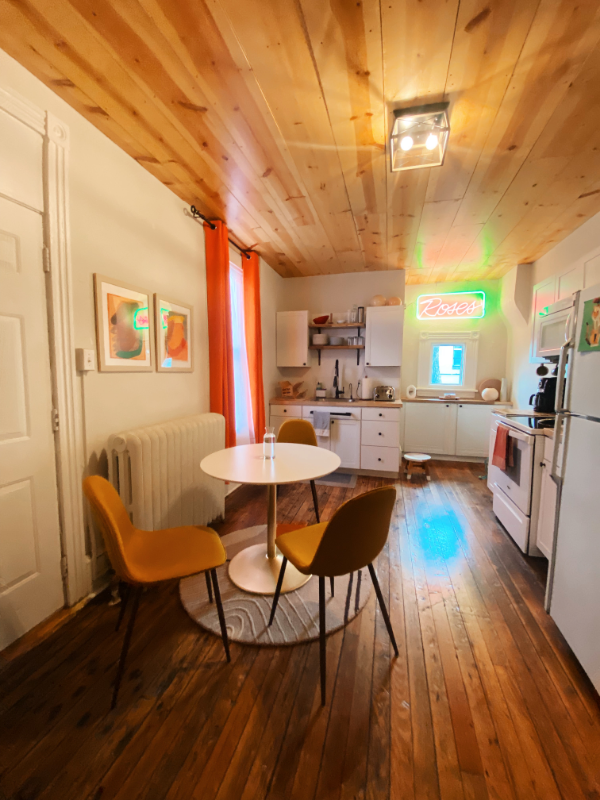 LANCASTER Townhome: 49 Green Street