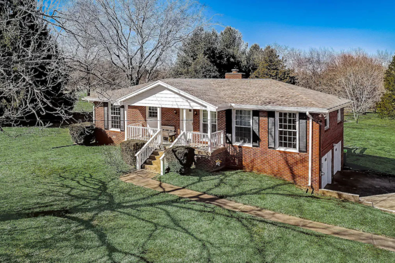 Nashville House: 1511 Stewarts Ferry Pk