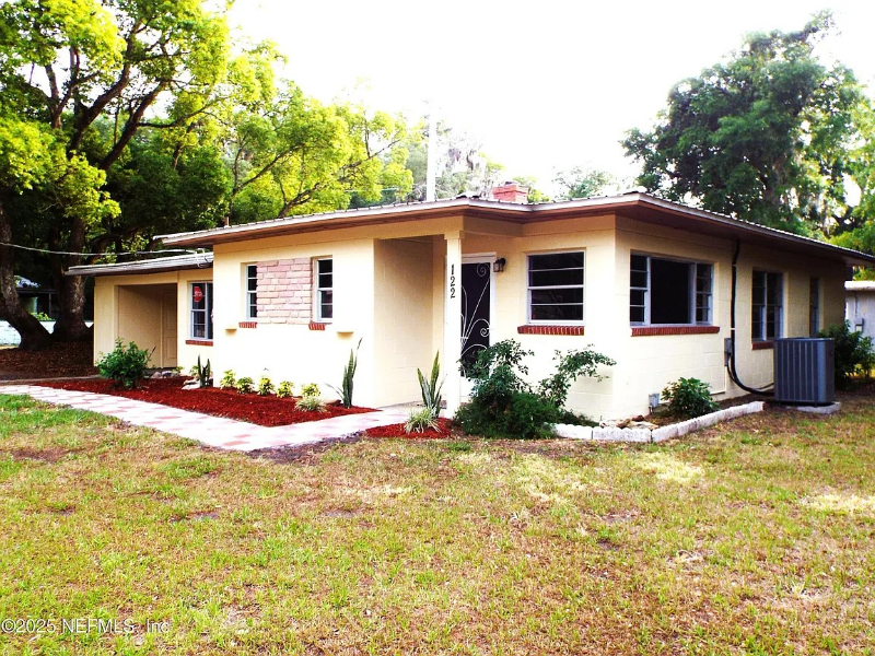 Palatka House: 122 Husson