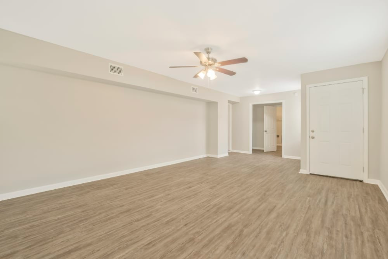 Jacksonville House: 6477 Cooper Ln