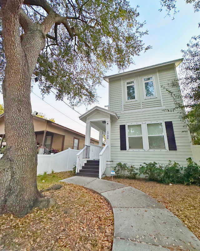 Tampa House: 1736 W WALNUT ST