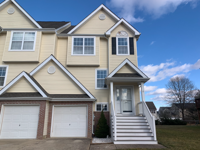 Dover Townhome: 351 Paradee Drive