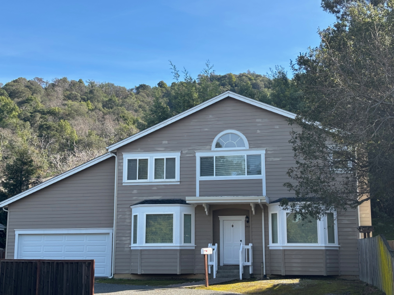 San Rafael House: 242 N San Pedro Rd