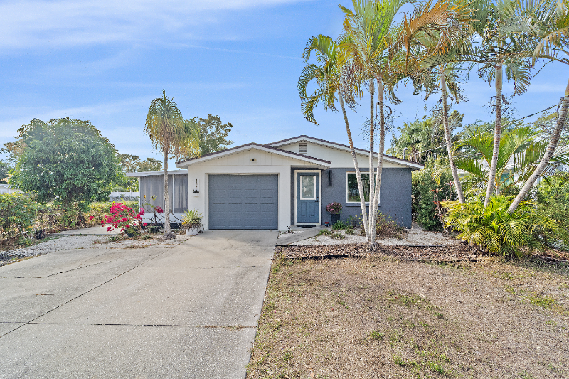 Sarasota House: 4526 S Lockwood Ridge Rd
