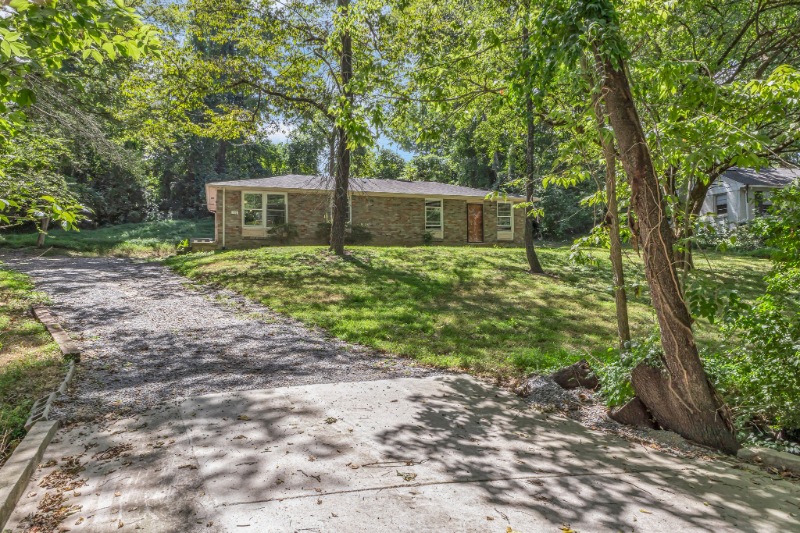 Nashville House: 230 Bermuda Drive