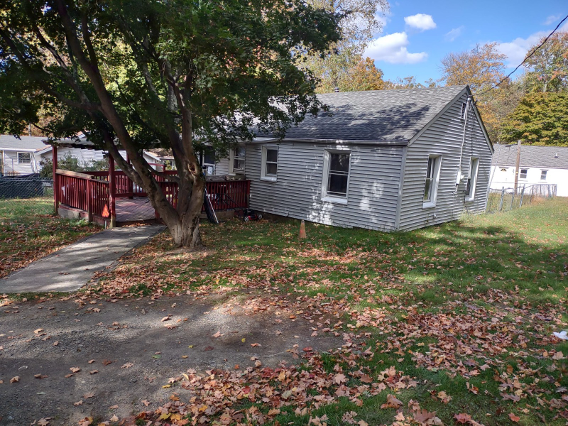 Monroe House: 11 Heights Trl