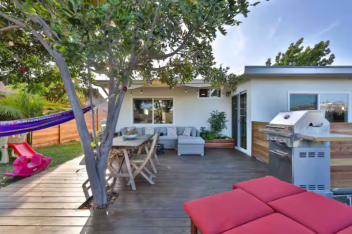 San Diego House: 6421 Carthage Street