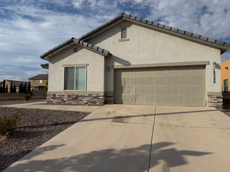 El paso tx House: 12325 Westbury Ave