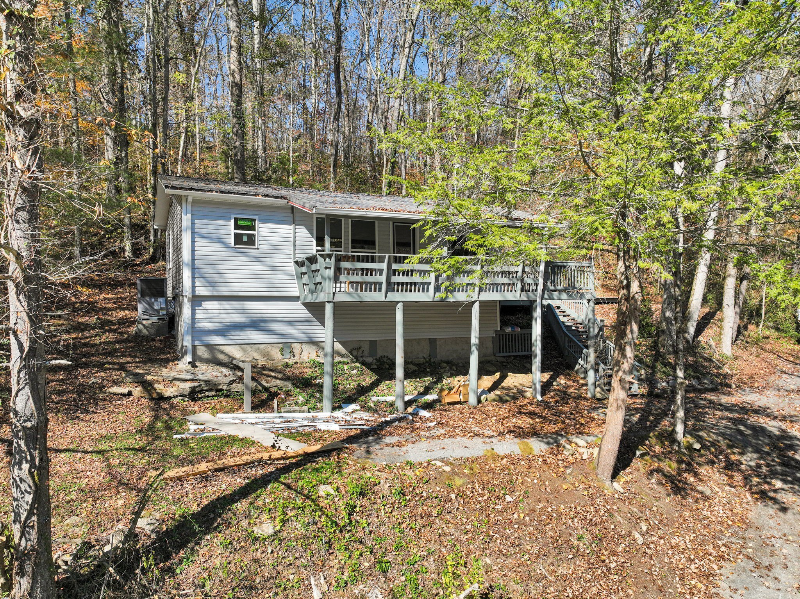 Smithville House: 292 Halls Hollow Rd