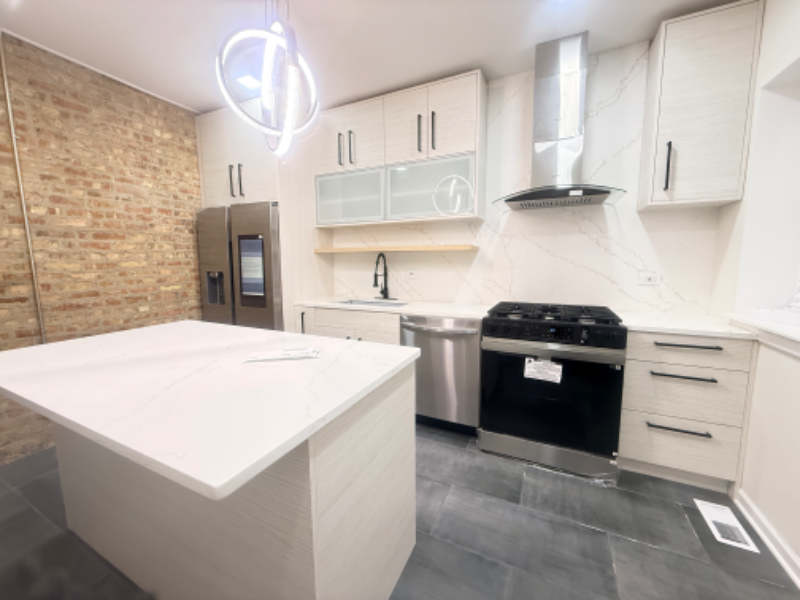 Chicago Condo: 4734 S St Lawrence Ave