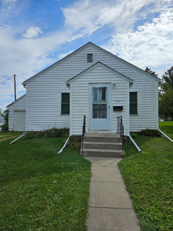 Viroqua House: 421 Western Ave