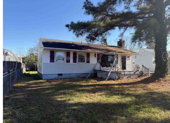 Hampton House: 103 Woodbury Forrest Drive