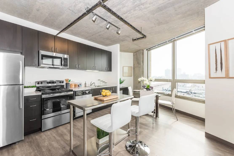 Chicago Condo: 3198 N Clark St