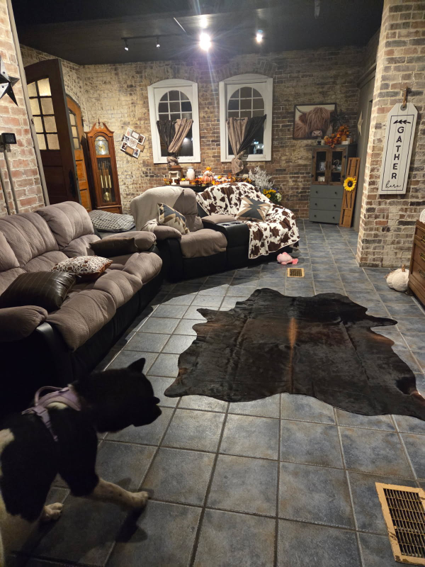 Danville House: 415 1/2 N Gilbert