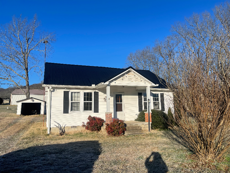 Carthage House: 380 Hogans Creek Rd