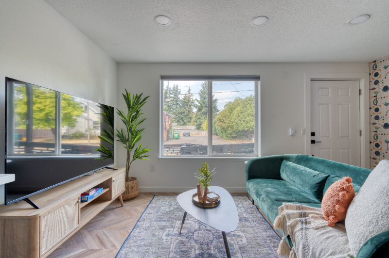 Portland Multiplex: 5222 SE Holgate BLVD