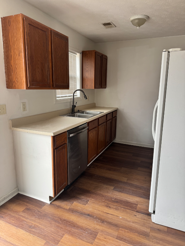 Berea Multiplex: 1003 Whipporwill Drive