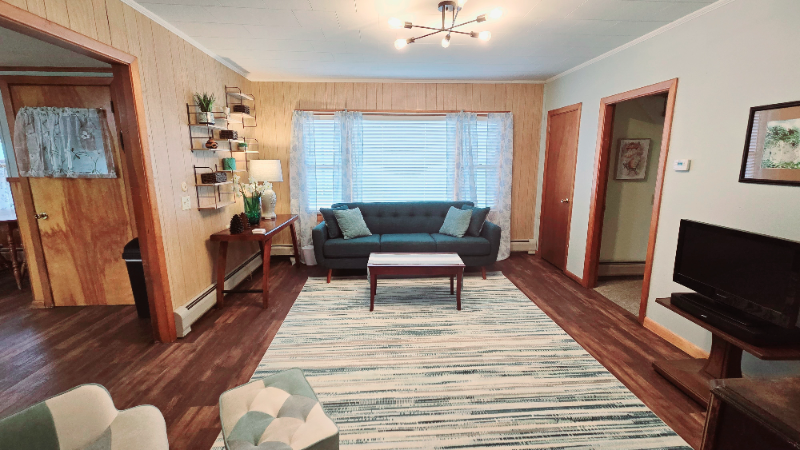 Corinth House: 303 McCard Rd,