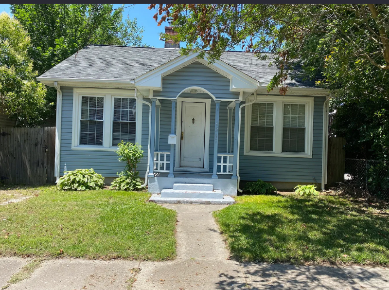 Norfolk House: 9267 Buckman Ave