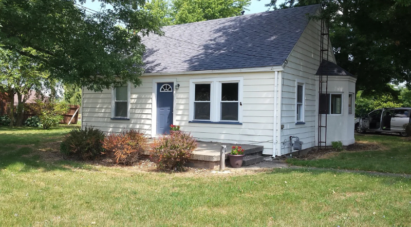 Genoa House: 1441 N Genoa Clay Center Rd