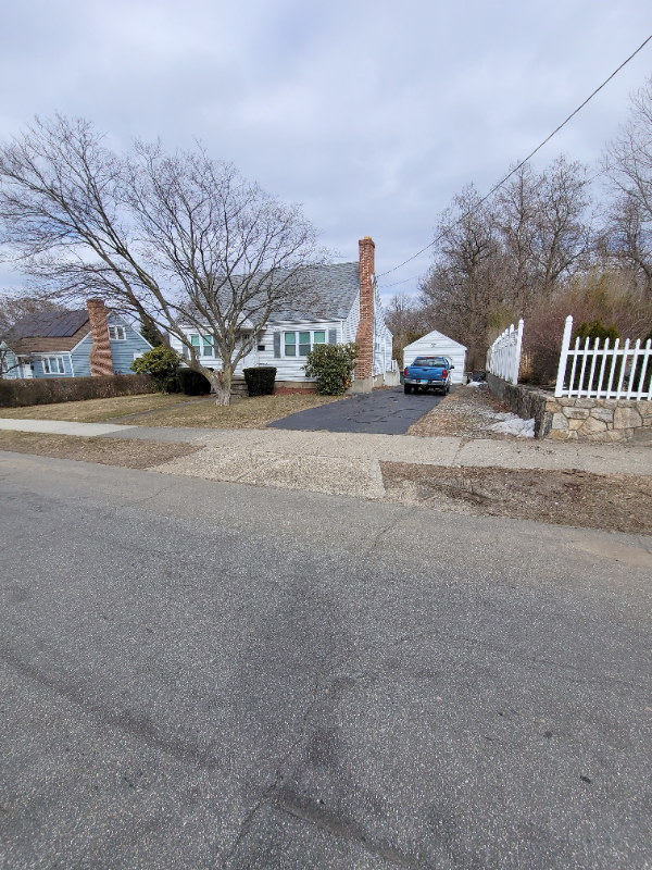 Bridgeport House: 2520 Madison Ave