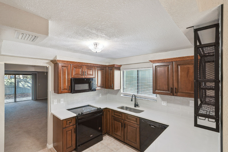 Ormond Beach Townhome: 150 Pine Cone Trl