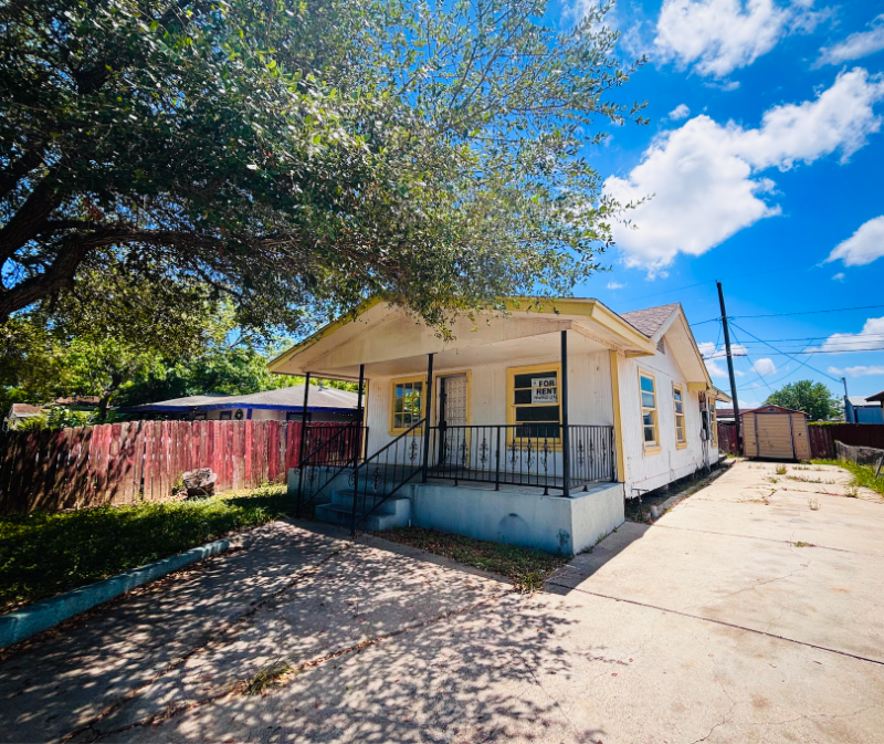 Corpus Christi House: 2621 Tarlton st