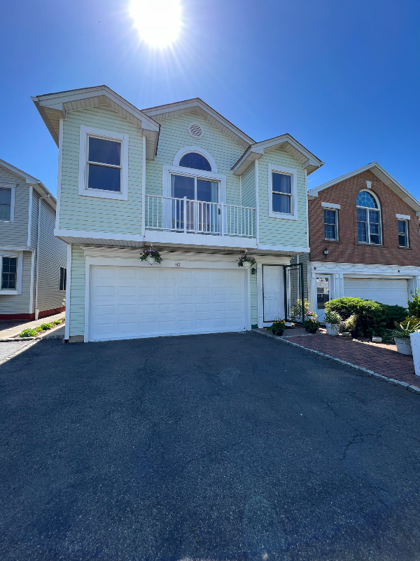 Jersey City Multiplex: 85 Grieco Dr