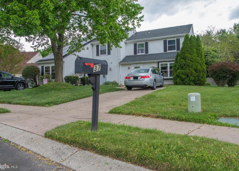 Sicklerville Townhome: 37 Hewitt Lane