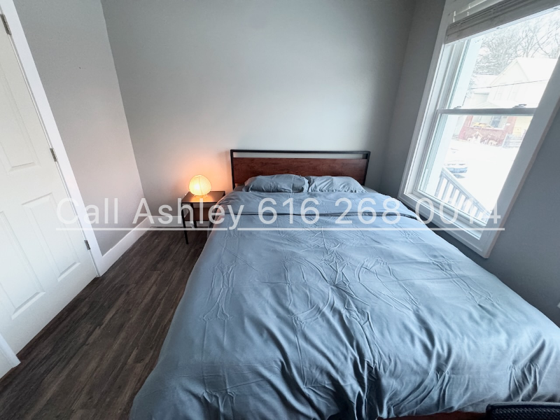 Grand Rapids House: 1032 Logan Street SE